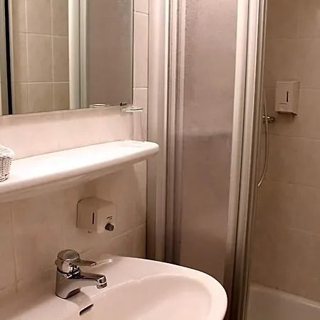 City Hotel Neuwied 3*