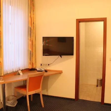 מלון City Hotel Neuwied 3*