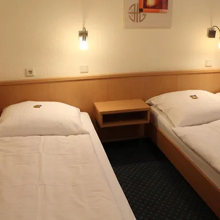 מלון City Hotel Neuwied 3*